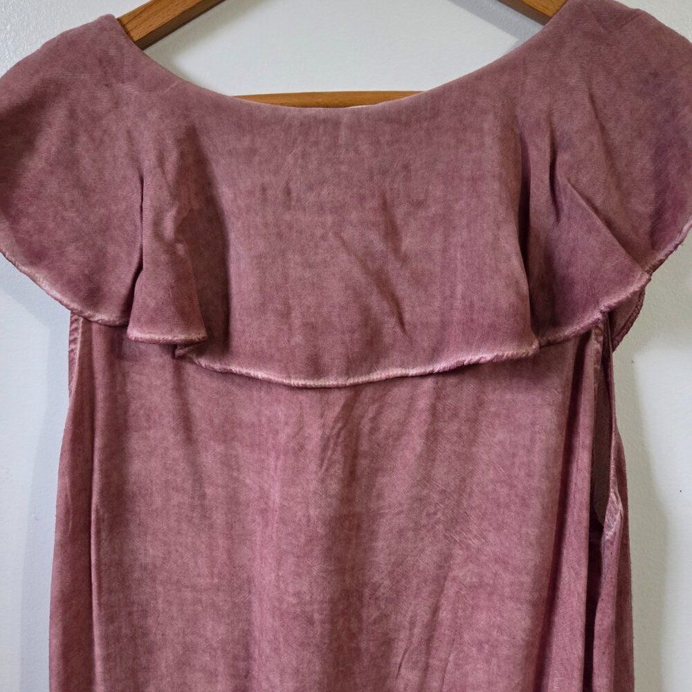 EUC LIKE NEW ENTRO V NECK RUFFLED HIGH LOW BUTTONED TOP SIZE LARGE - Picture 9 of 16
